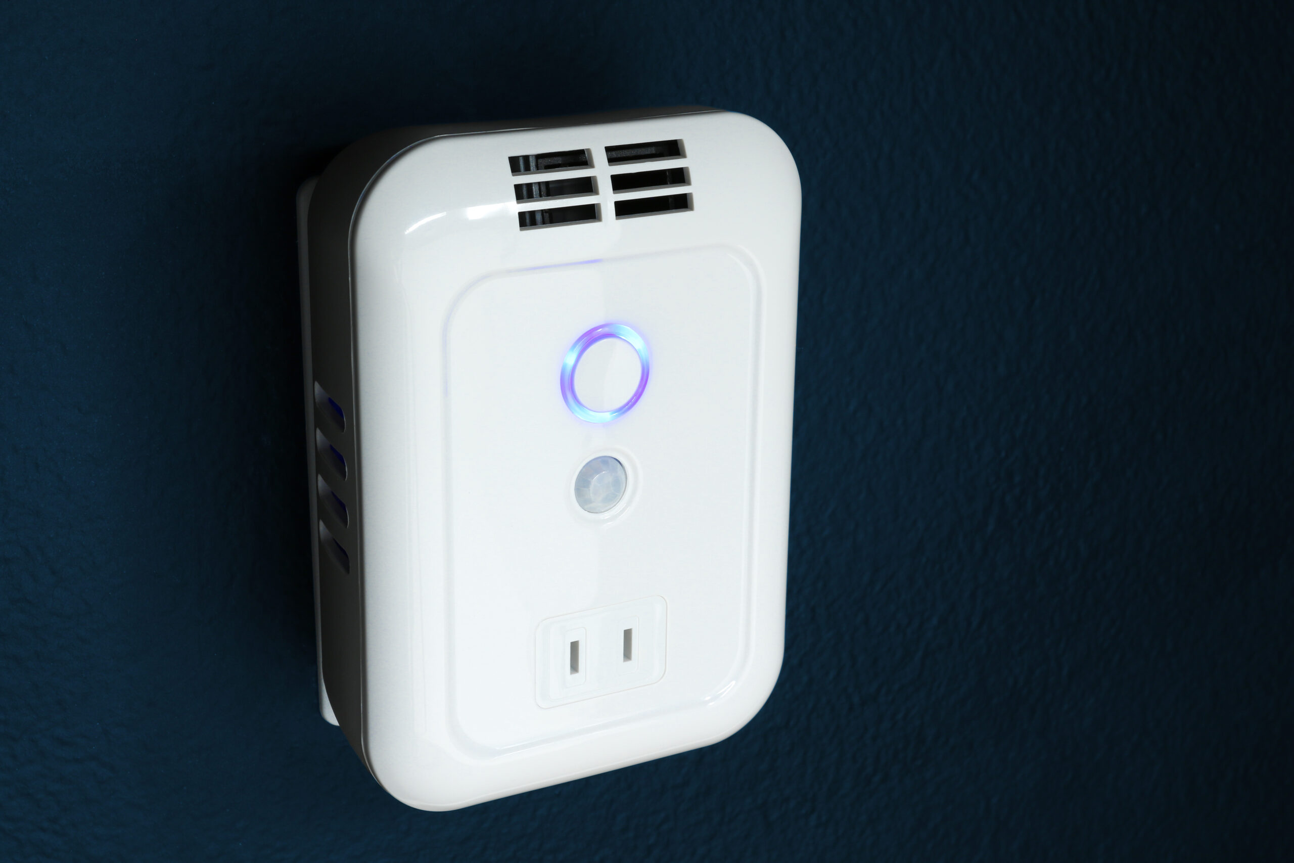 PlugAir Sense Ozone Air Purifier